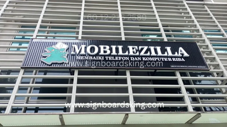 3D Box Up signboard MOBILEZILLA dengan huruf timbul moden dan reka bentuk profesional untuk kedai telefon di Malaysia
