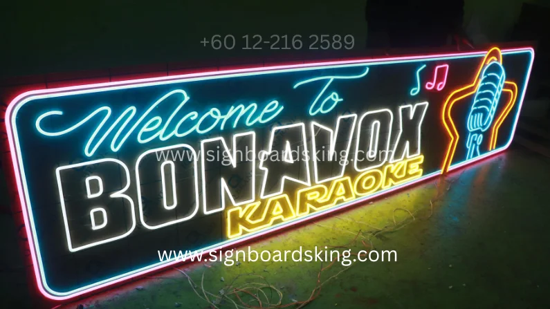 Neon LED signboard BONAVOX Karaoke dengan lampu warna-warni terang dan reka bentuk moden untuk premis hiburan di Malaysia
